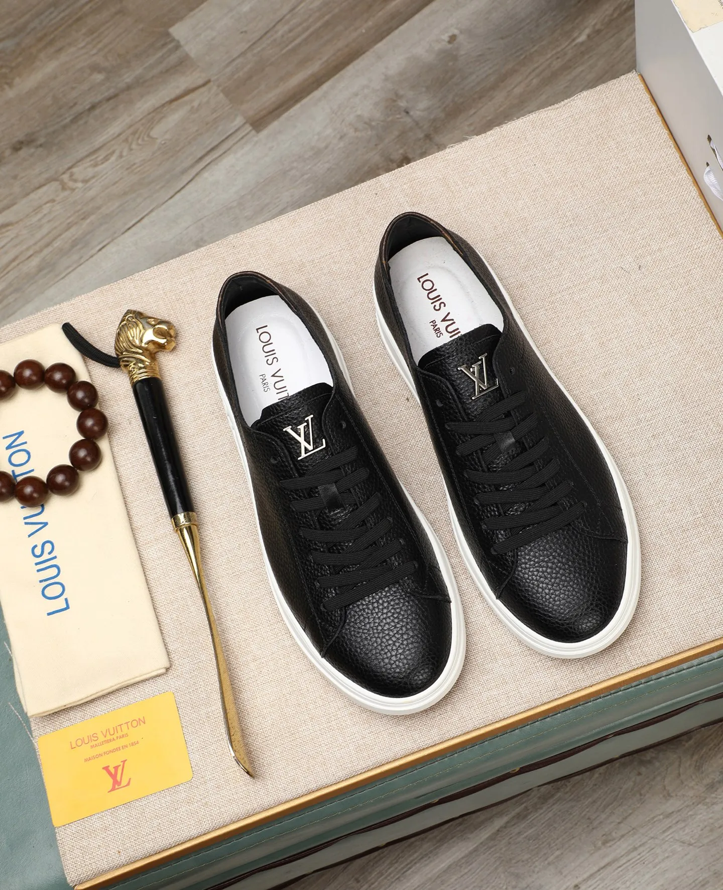 Men's shoes 💰440 📛📛【LOUIS VUITTON】Louis Vuitton official website synchronized new products 👟Milan fashion catwalk style 🇰🇾🇰🇾LV family logo, celebrity style, a must-have for fashionistas ⚠️First-layer calfskin ➕Genuine leather lining ➕Official website original version special outsole 👞Number 38-44